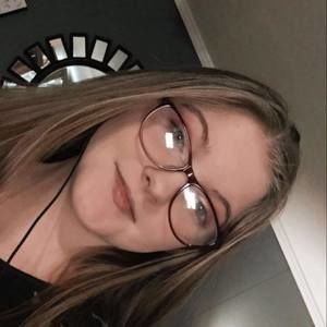 Meet your Posher, Kendra